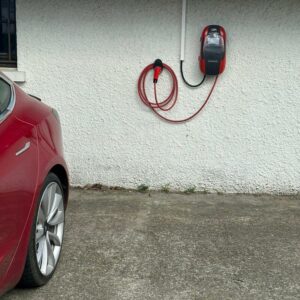 Installation de bornes de recharge dans les landes pour tesla